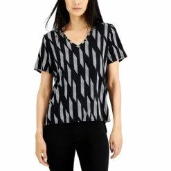 Brand new ✨ Alfani Petite Printed V-Neck T-Shirt, Created For Macy's Deep Black 🔔